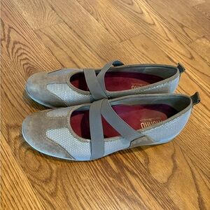 Munro Elastic Straps Flats Taupe Comfort Slip